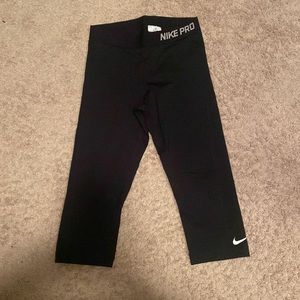 Nike Pro Dri-Fit Cropped Leggings in Black